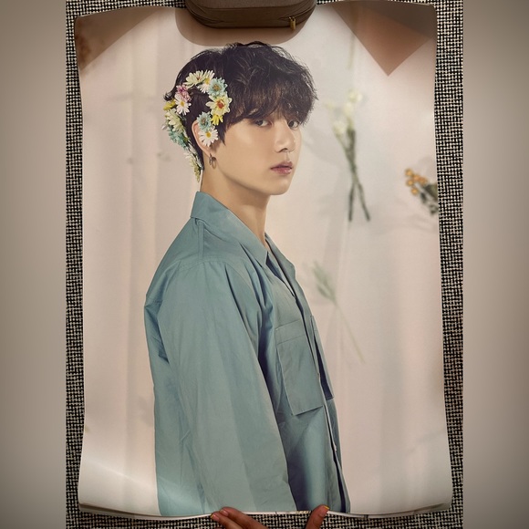Official BTS Love Yourself Tour 2018 Jungkook JK Kookie Rolled Poster - Picture 1 of 1